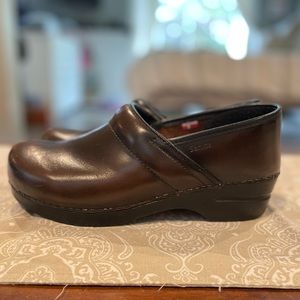Sanita Brown Leather Clogs 40/9